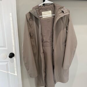 Aritzia Babaton Rain Jacket